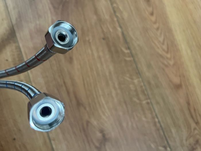 Kitchen sink pipes