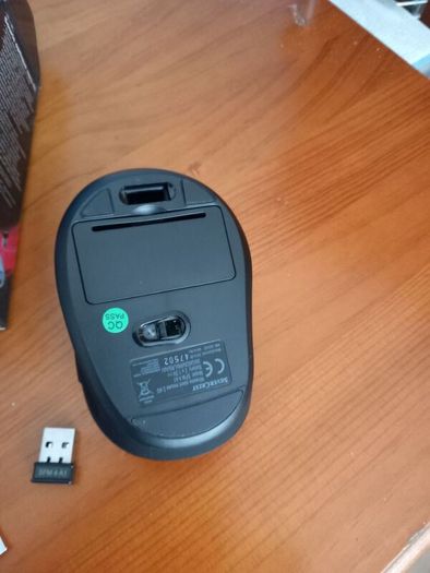 2 wireless optical mouses & portable cassette converter