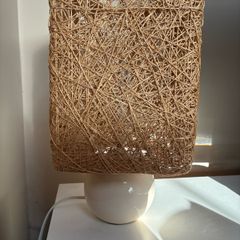 Table lamp wicker shade
