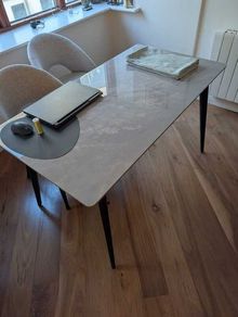 4-people dining table