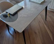4-people dining table