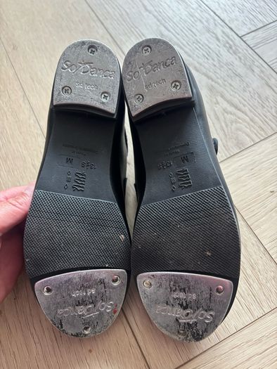 Tap dancing shoes (girls)