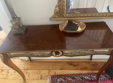 sideboard