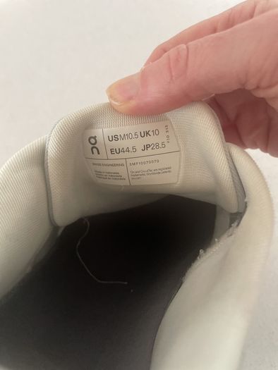 On Cloud UK size 10 runners