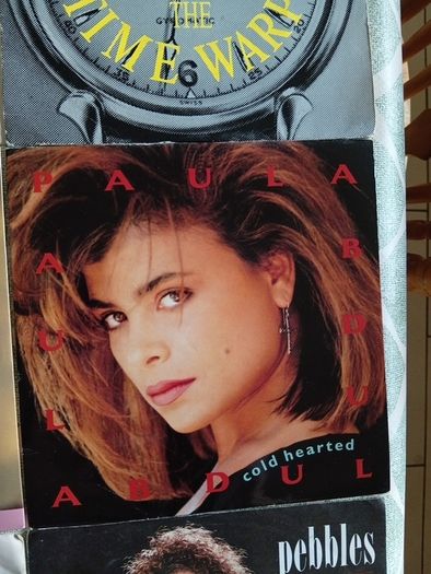 Bundle of 9 singles ,...All uk releases