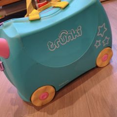 trunki kids ride on suitcase