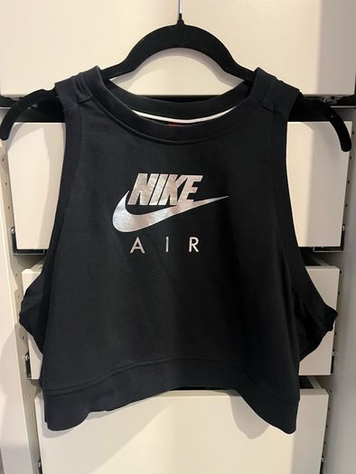 nike crop top XL