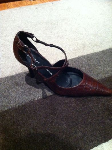 Chinese laundry 3inch shoes