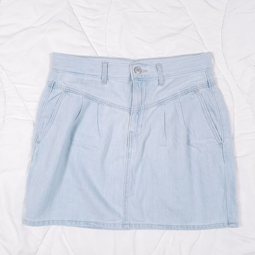 Levi's Light Wash Blue Denim Pleated Featherweight Mini Skirt 12UK/40EU