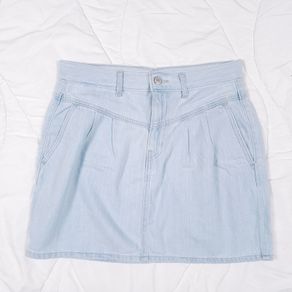 Levi's Light Wash Blue Denim Pleated Featherweight Mini Skirt 12UK/40EU