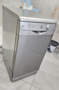 Dishwasher: Slimline Standalone Indesit IDS 105