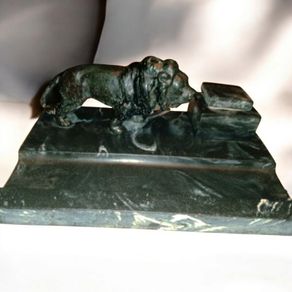 Antique black marble inkwell with lion