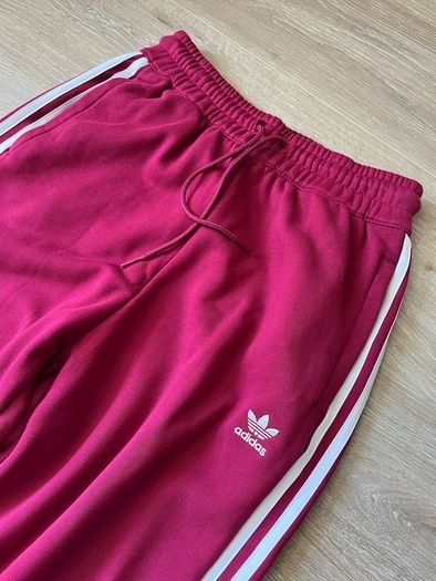 adidas sweatpants (S)