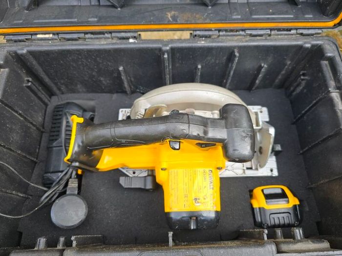 Dewalt skilsaw kit