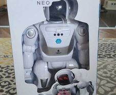 Toy / walking gliding, dancing robot /