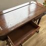 Table  and wooden trunk. Image 2