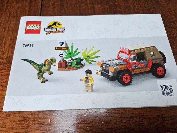 3 x Jurassic Park Retired Lego Sets