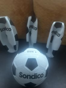 Footballs/Sondico Football Size: 3 .. 5.00e Each or Deal 3 for 10.00euro