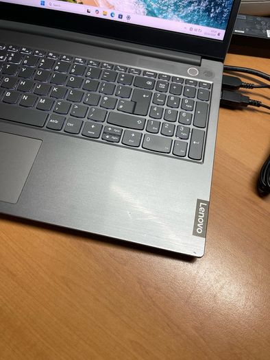 Lenovo Thinkbook 15 - i5 pro 10gen 8/512 win 11 pro