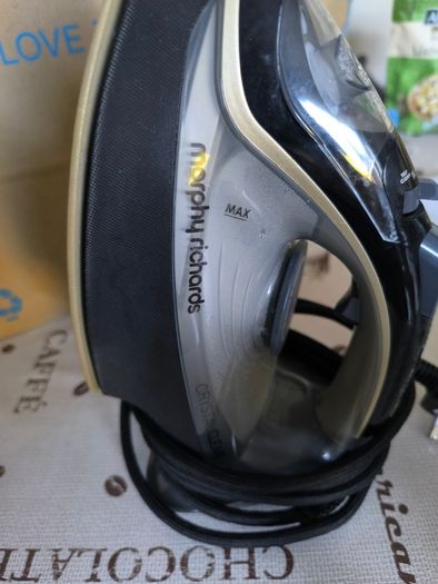Morphy Richards  steam iron