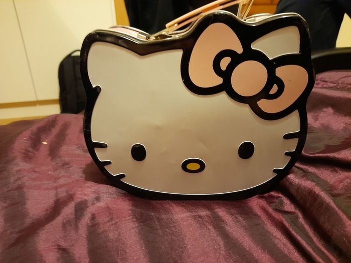 Hello kitty bag in good condition