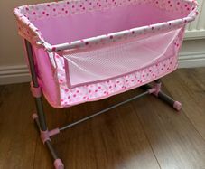 toy baby crib