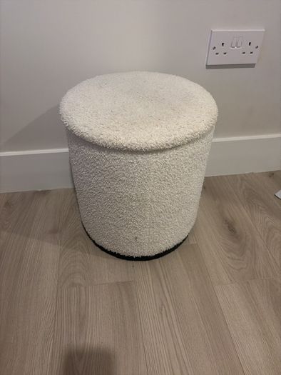 desk chair