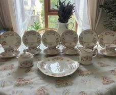 21 piece Queen's fine bone china tea set