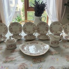 21 piece Queen's fine bone china tea set