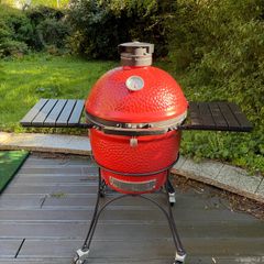 Kamado Joe Classic II BBQ. Excellent Condition + Accessories