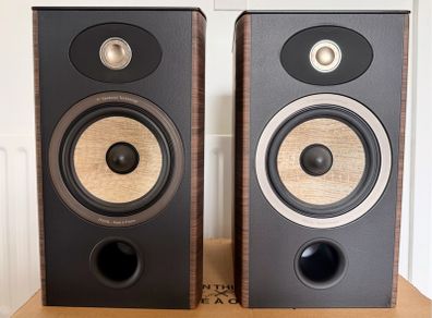 Focal Aria 906 Bookshelf Speakers - Walnut Finish with og box