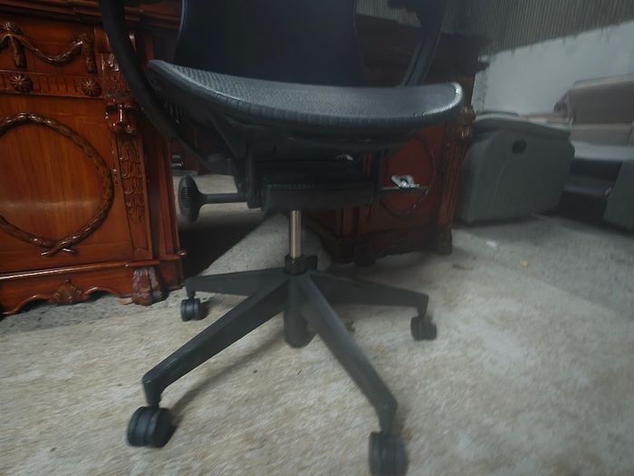Herman Miller Mira 2