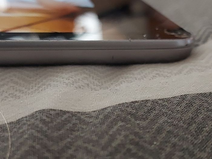 HUAWEI MediaPad T3 10 Model AGS-W09, 16GB, working fine, some few cracks on screen, don't affect touchscreen