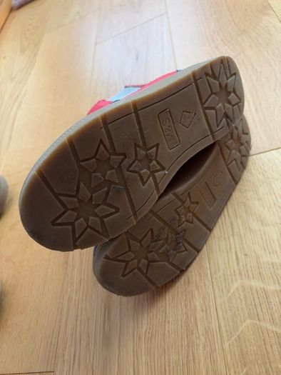 M&S kids Boots in very good condition size 9 and 10