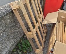 Free pallet and scrap fire wood