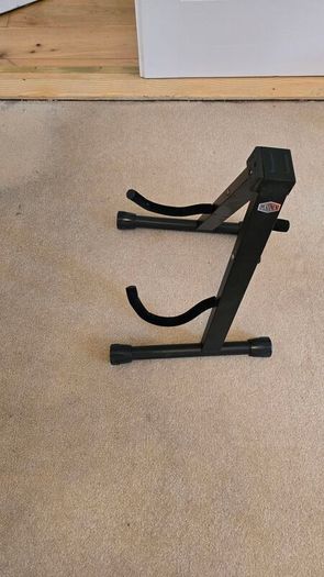 Electric guitar stand