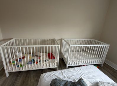 2 baby cots