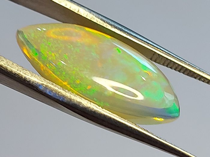 Ethiopian opal 4.19 ct pinfire pattern