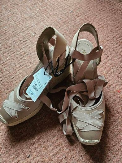Zara Wedges