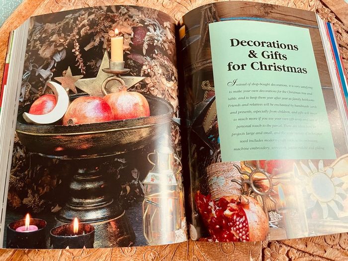 The Perfect Christmas Carolyn Bell Christmas Recipes, Crafts and Decorations Book