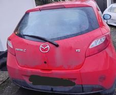 Mazda 2 breaking