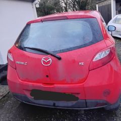 Mazda 2 breaking