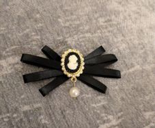 Cameo brooch