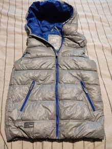 Boys sleeveless puffer jacket