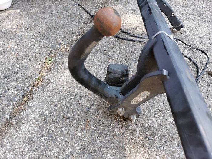Toyota avensis towbar