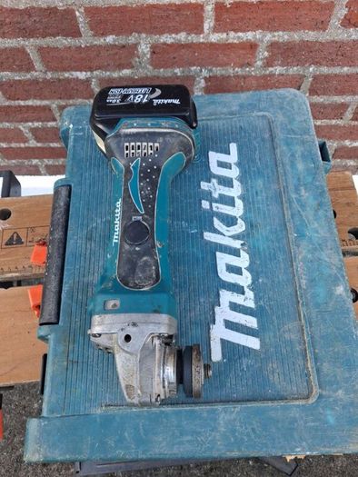 Makita cordless grinder