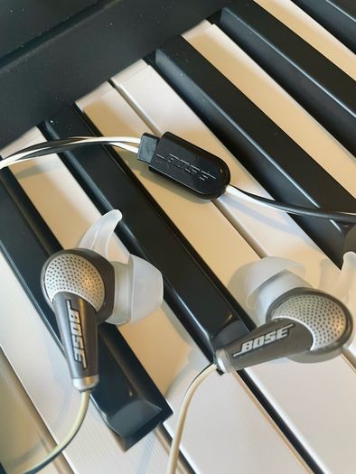 BOSE QC20 earphone (re-cable mortified)