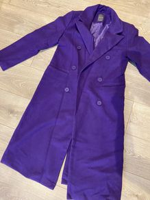 Coat size 6-8 like new
