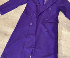 Coat size 6-8 like new