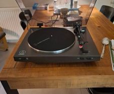 Audio Technica fully manual turntable